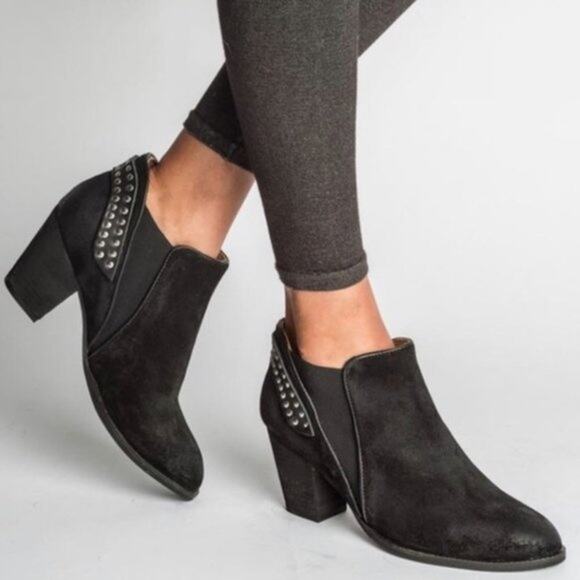 Jeffrey Campbell Kabru Black Suede Studded Pointed Toe Heeled Chelsea Booties 7 - Picture 1 of 10